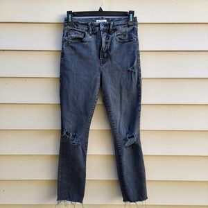 Good American  Distressed Cropped Jeans Size 4/27. Stretchy. Comfortable.